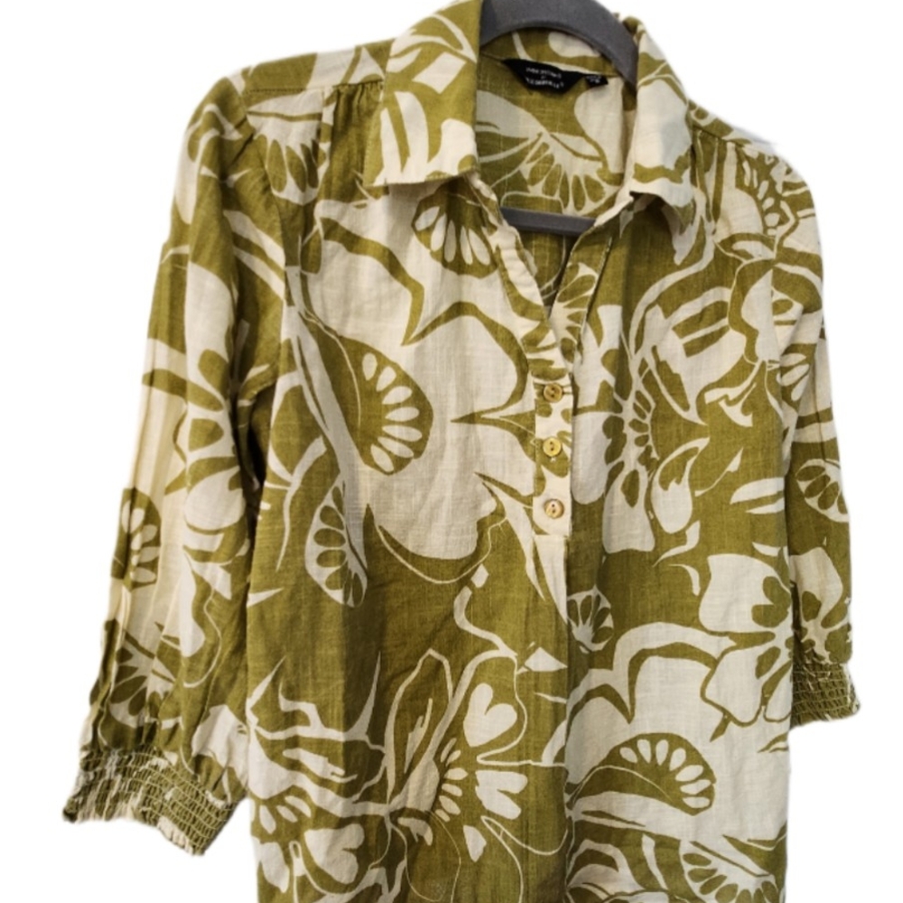 Olive Floral Button-Up Women's Top - Picture 3 of 7